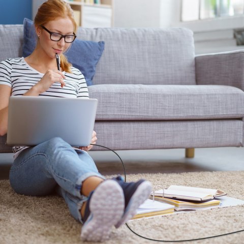 Kabel przewód do ładowania i transmisji danych USB-C 2m - czarny Kabel przewód do ładowania i transmisji danych USB-C 2m - czarny