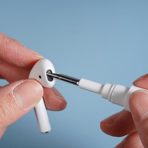 Zestaw do czyszczenia słuchawek AirPods biały Zestaw do czyszczenia słuchawek AirPods biały