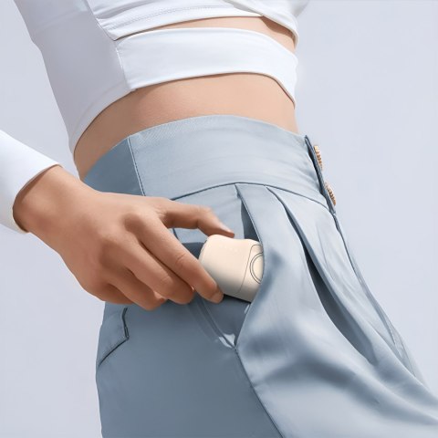 Mini powerbank 5000mAh 15W USB-C i ładowarką do Apple Watch - beżowy Mini powerbank 5000mAh 15W USB-C i ładowarką do Apple Watch - beżowy