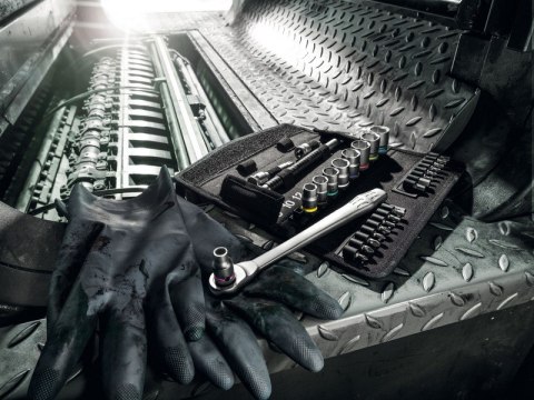 ZESTAW KLUCZY I BITÓW+GRZECHOTKA ZYKLOP METAL 1/2''28 CZĘŚCI ZESTAW KLUCZY I BITÓW+GRZECHOTKA ZYKLOP METAL 1/2''28 CZĘŚCI