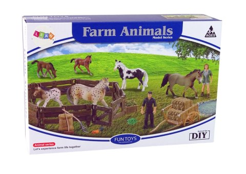 Zestaw Figurek Farma Do Złożenia Drewniana Zagroda Konie Zestaw Figurek Farma Do Złożenia Drewniana Zagroda Konie