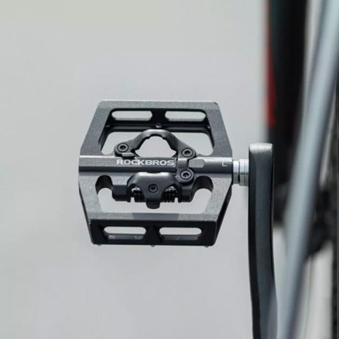 Zestaw pedałów rowerowych MTB z zatrzaskami SPD Shimano - czarne Zestaw pedałów rowerowych MTB z zatrzaskami SPD Shimano - czarne