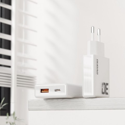 Ładowarka sieciowa GaN 30W USB-A - USB-C z kablem USB-C - biała Ładowarka sieciowa GaN 30W USB-A - USB-C z kablem USB-C - biała