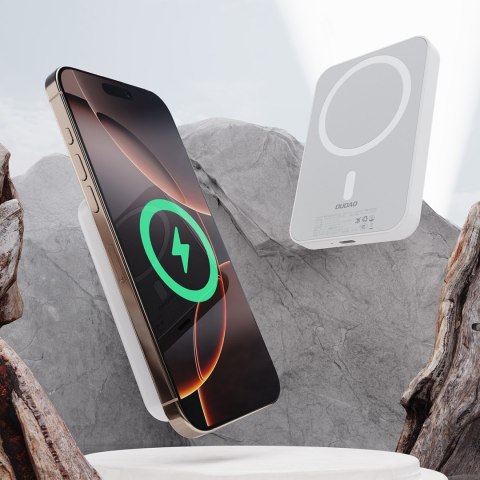 Powerbank K26 10000mAh 20W USB-A / USB-C / MagSafe - biały Powerbank K26 10000mAh 20W USB-A / USB-C / MagSafe - biały