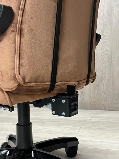 Fotel obrotowy do biurka TITAN BROWN ALCANTARA PRO