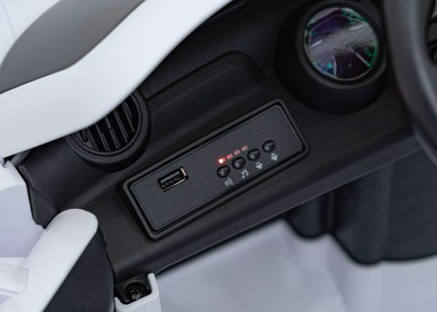 Pojazd RUF CTR3 Biały