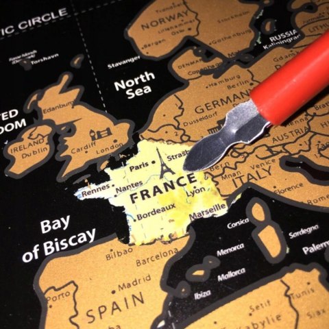 Plakat zdrapka podróżniczy mapa świata 82 x 59 - czarno złoty