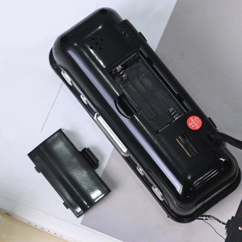 Budzik zegar elektroniczny z alarmem LED