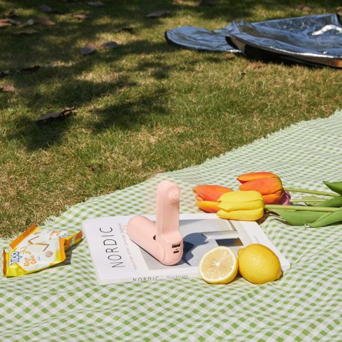 Mini wentylator wiatrak przenośny z funkcją powerbanka latarką USB-A USB-C 2000mAh - różowy