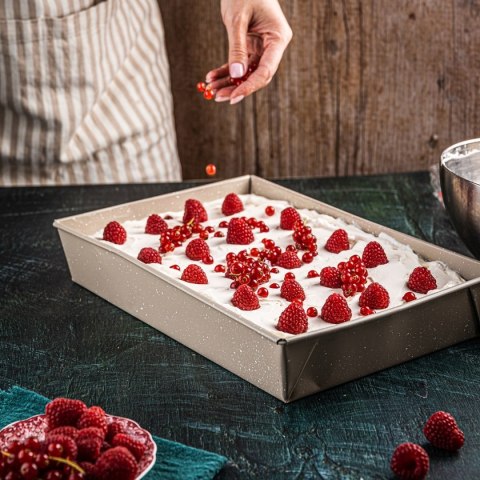 FORMA BLACHA PROSTOKĄTNA DO CIASTA 36,5x24cm KINGHOFF KH-1975